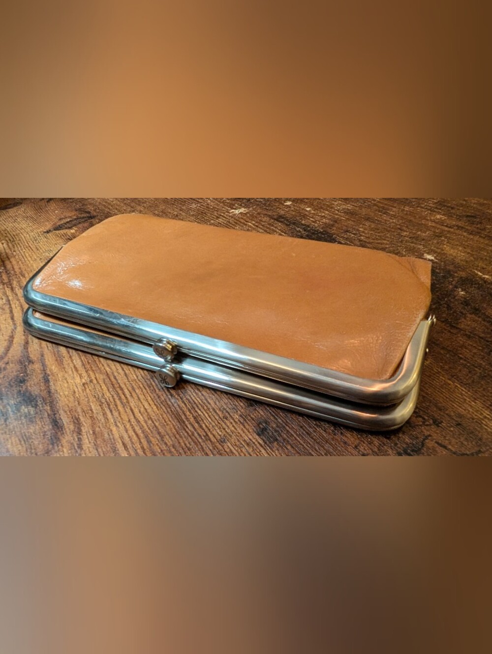 Hobo Lauren Clutch Wallet Natural Tan Kiss Lock Long Folding Magnetic